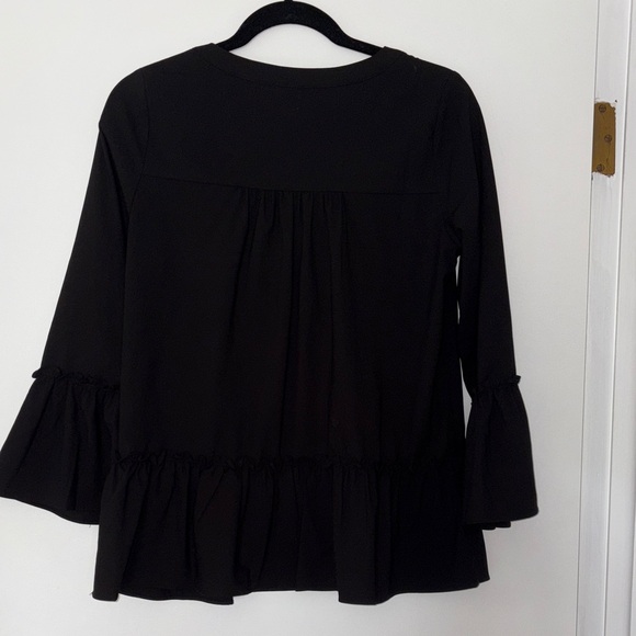 Tuckernuck Pomander Place Black crepe Ruffled Women's Top - Picture 3 of 9